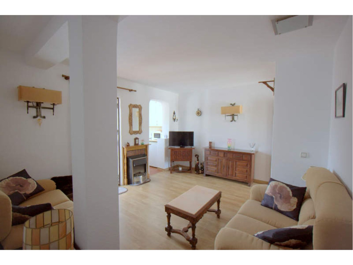 Top Floor Apartment in La Duquesa Manilva Advertise Free Spanish